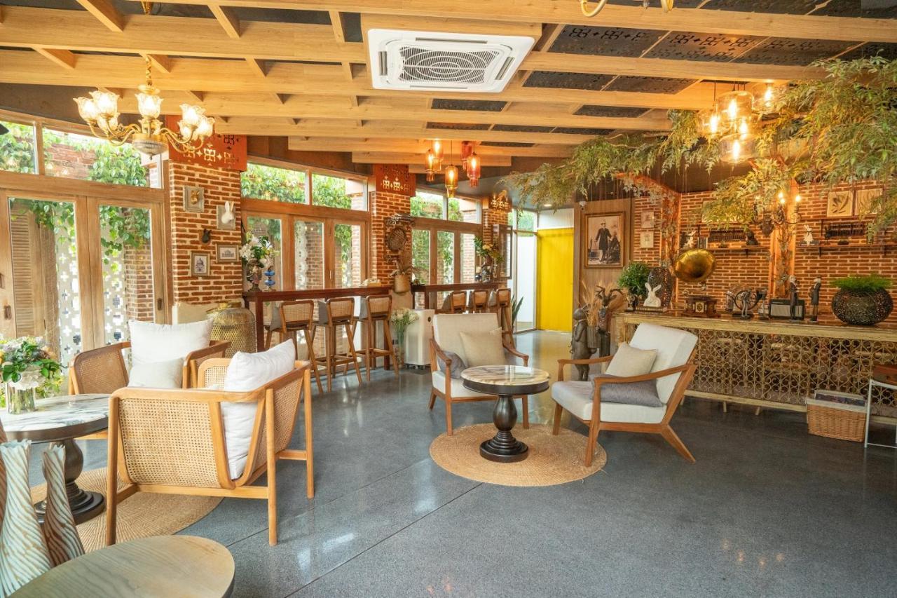 Sanae' Oldtown Hotel Чиангмай Екстериор снимка