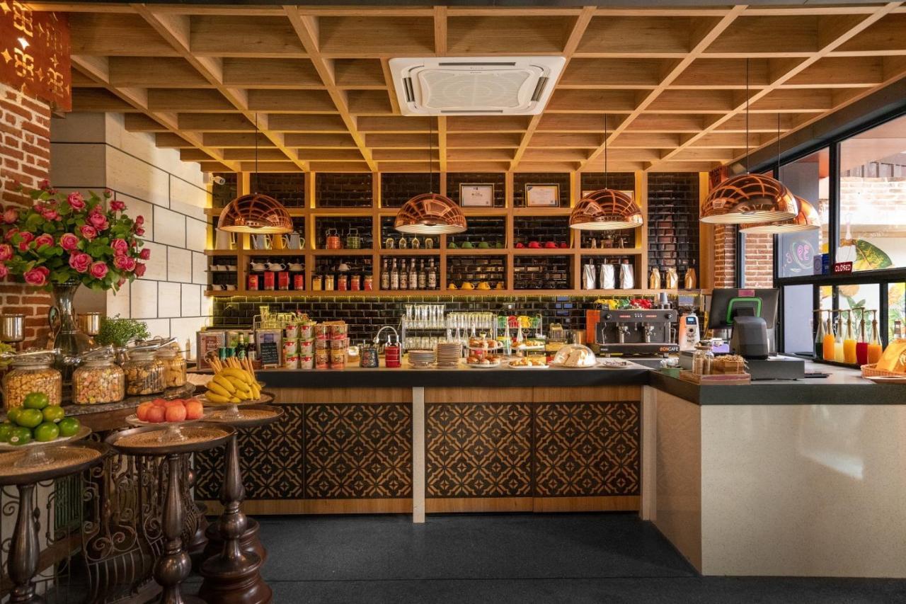 Sanae' Oldtown Hotel Чиангмай Екстериор снимка