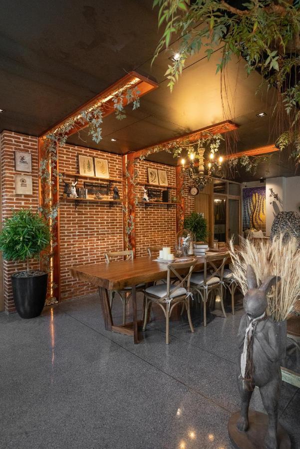 Sanae' Oldtown Hotel Чиангмай Екстериор снимка