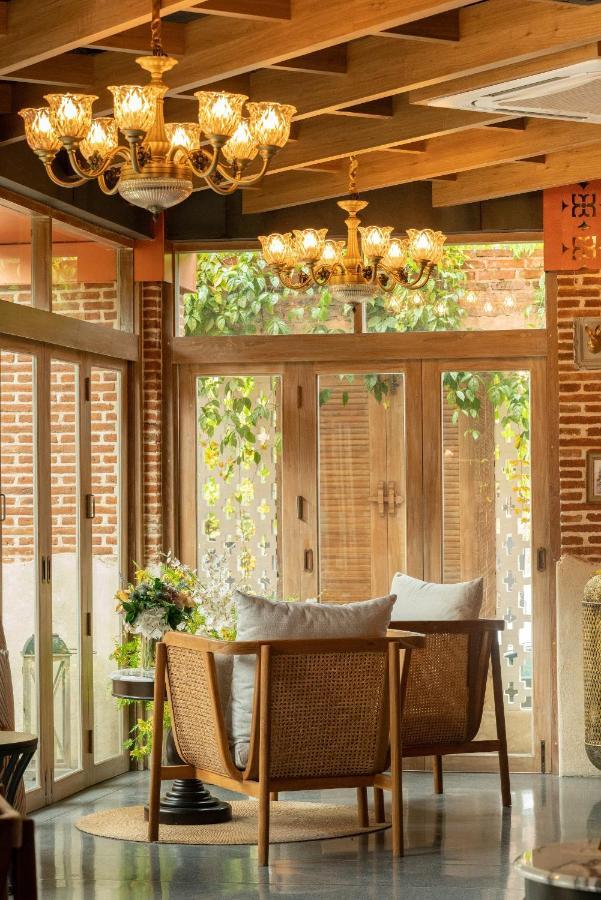 Sanae' Oldtown Hotel Чиангмай Екстериор снимка